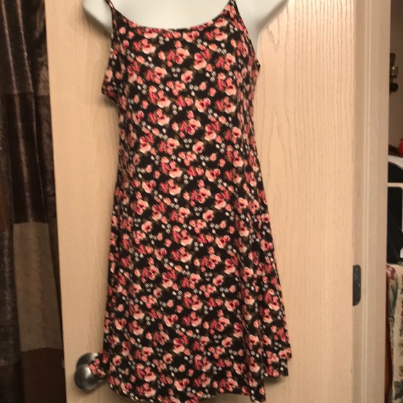 Dresses & Skirts - Bobbie brooks Confetti Straps Flowered Mini Dress
